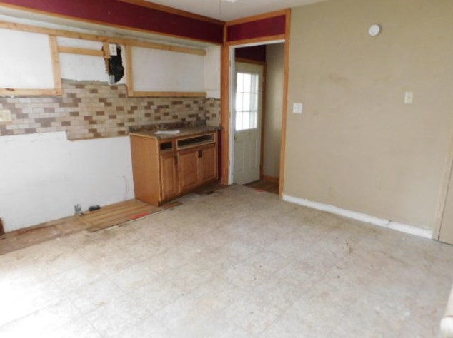 741 Edgewood Ave, South Milwaukee WI  53172-3847 exterior