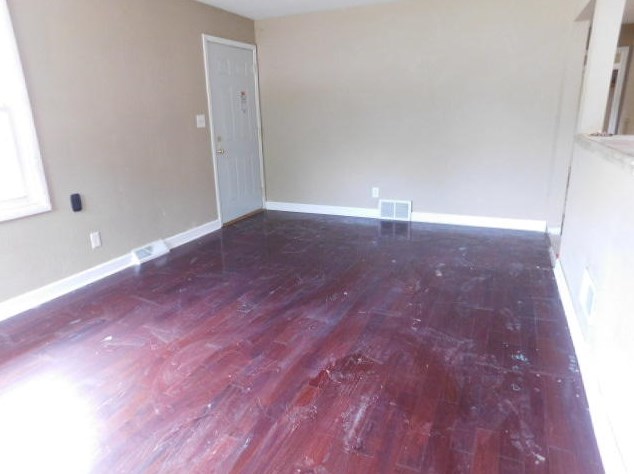 741 Edgewood Ave, South Milwaukee WI  53172-3847 exterior