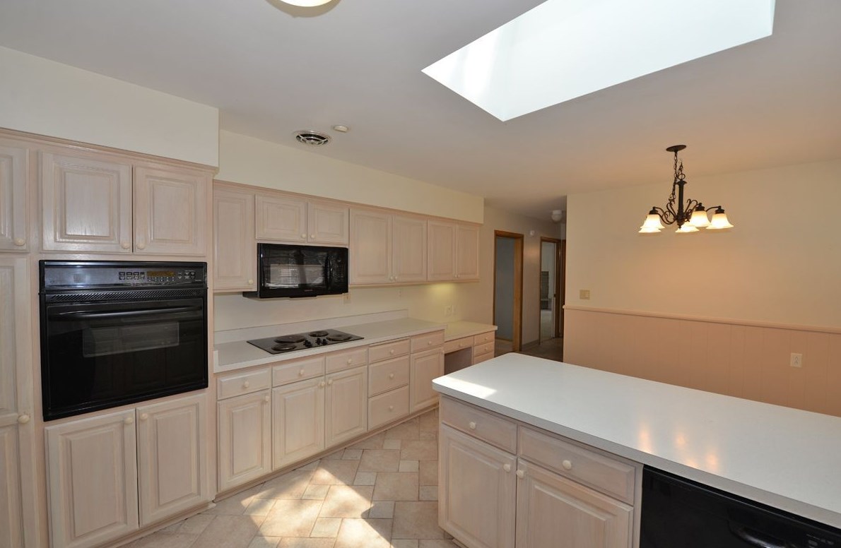 238 Point View Dr, Racine WI  53402-2651 exterior