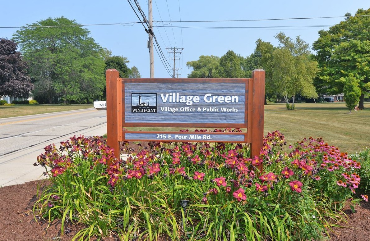 238 Point View Dr, Racine WI  53402-2651 exterior