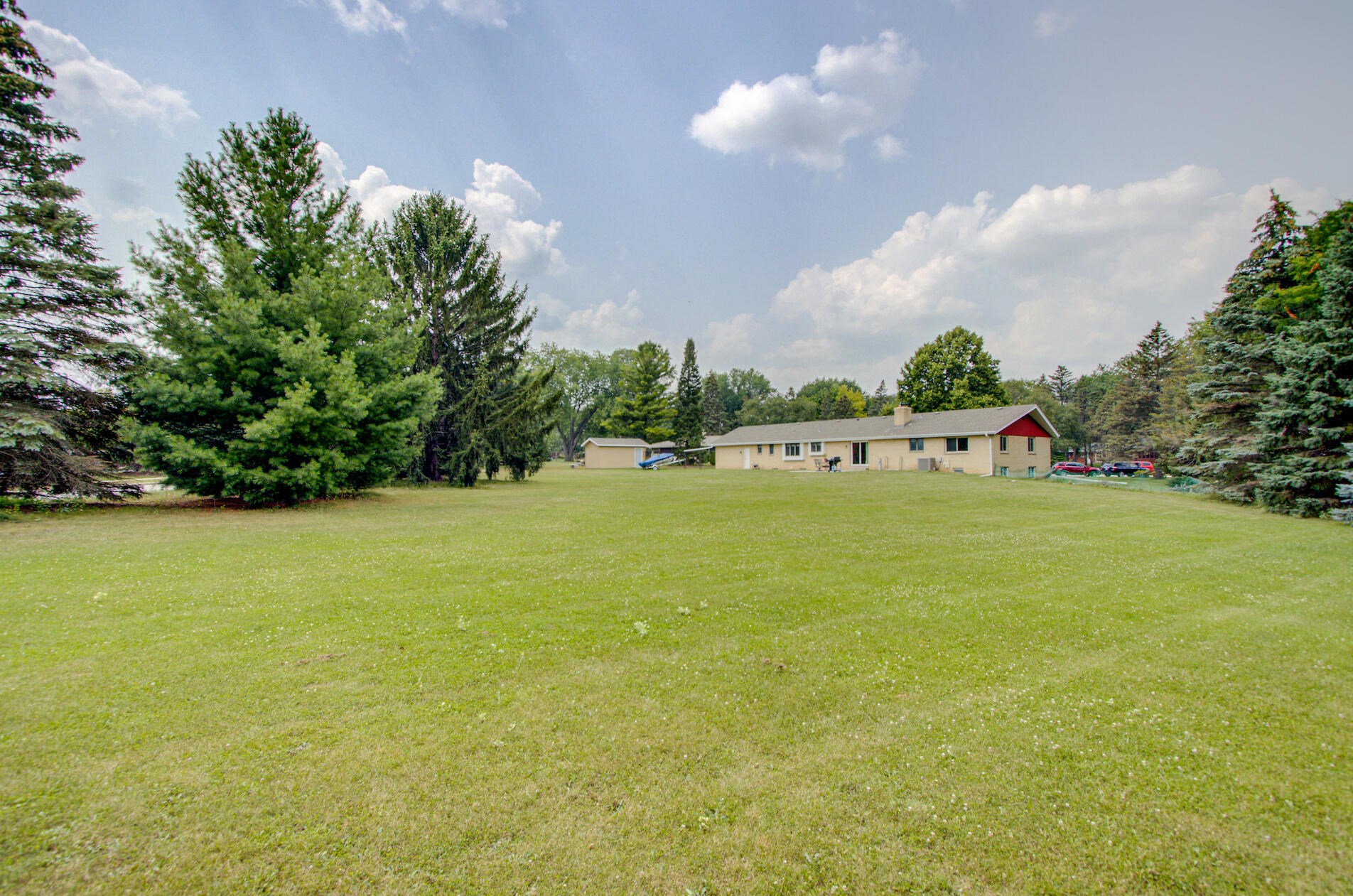 4100 Alpine Cir, Brookfield WI  53005-1410 exterior