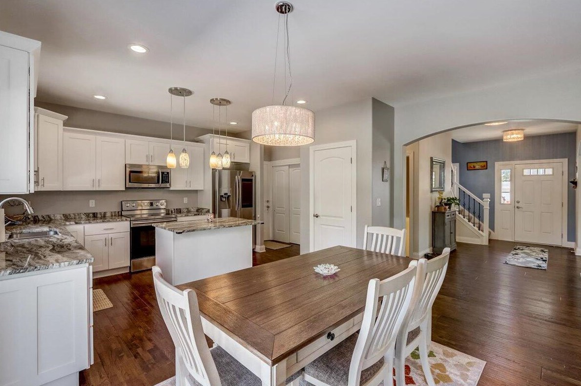 2230 Southland Dr, Oak Creek WI  53154-3631 exterior