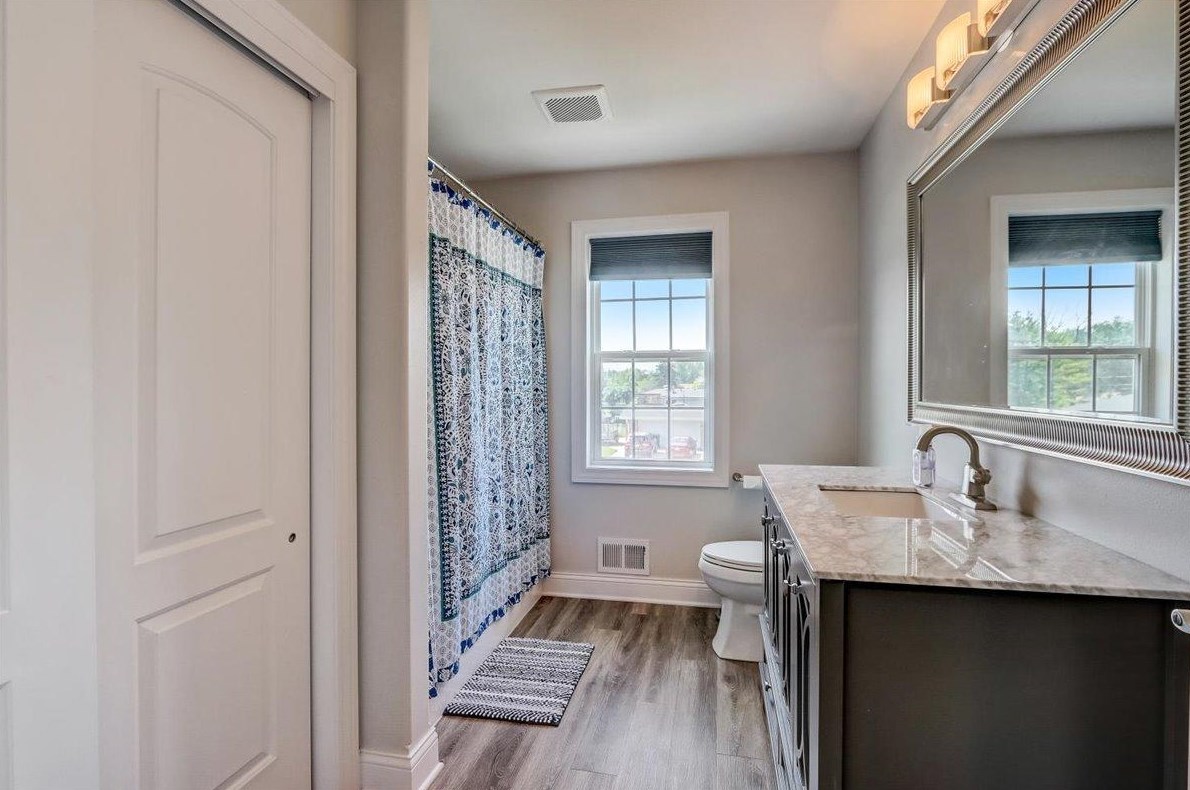 2230 Southland Dr, Oak Creek WI  53154-3631 exterior