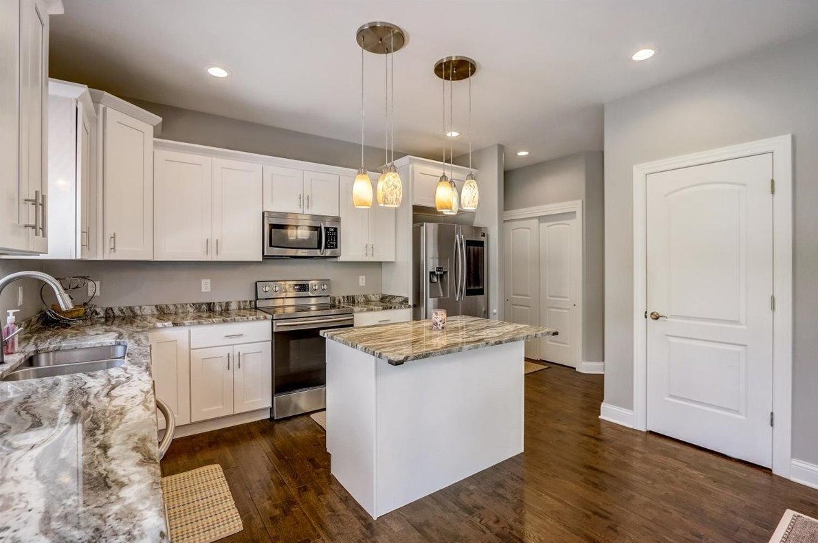 2230 Southland Dr, Oak Creek WI  53154-3631 exterior