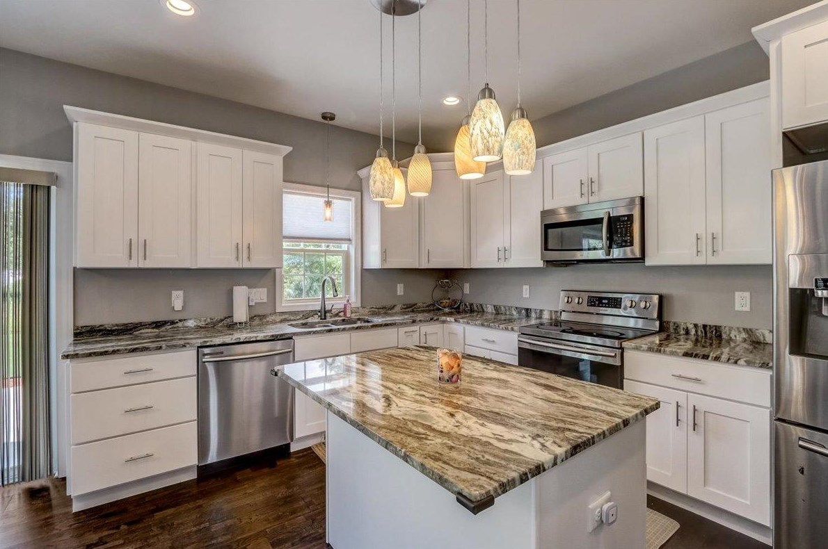 2230 Southland Dr, Oak Creek WI  53154-3631 exterior