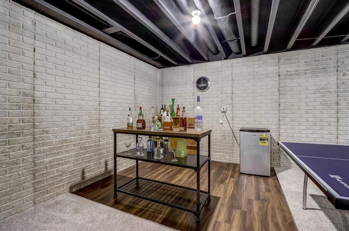 2230 Southland Dr, Oak Creek WI  53154-3631 exterior