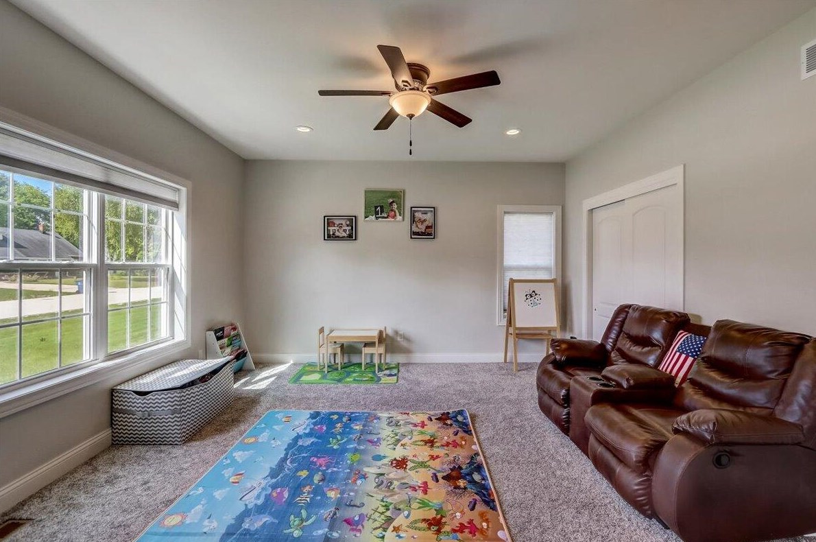 2230 Southland Dr, Oak Creek WI  53154-3631 exterior