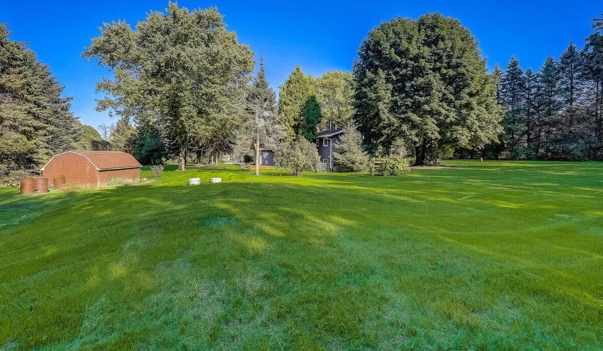 2829 Farview Dr, Richfield WI  53076-9712 exterior