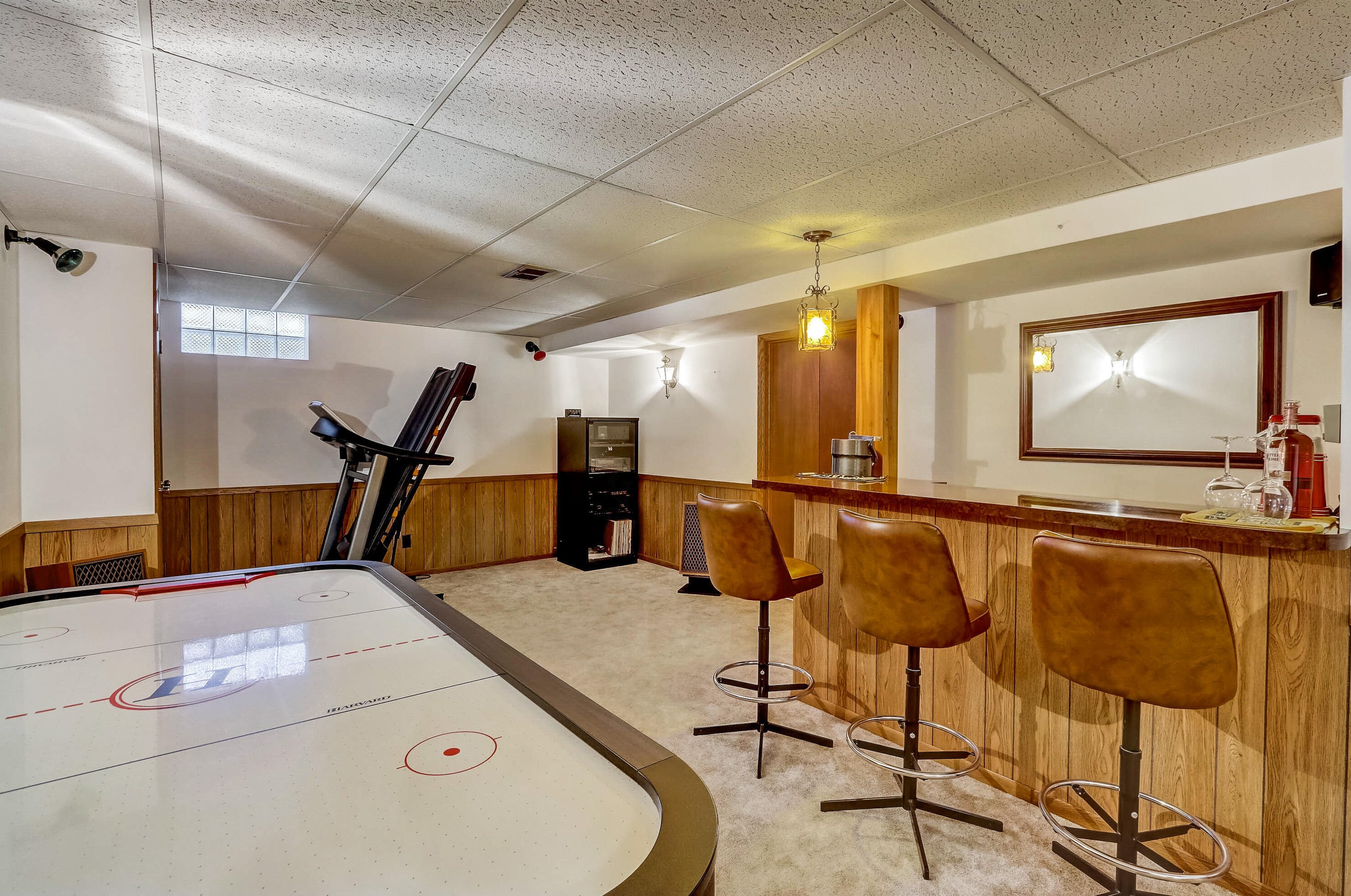 5853 Glen Flora Dr, Greendale, WI 53129