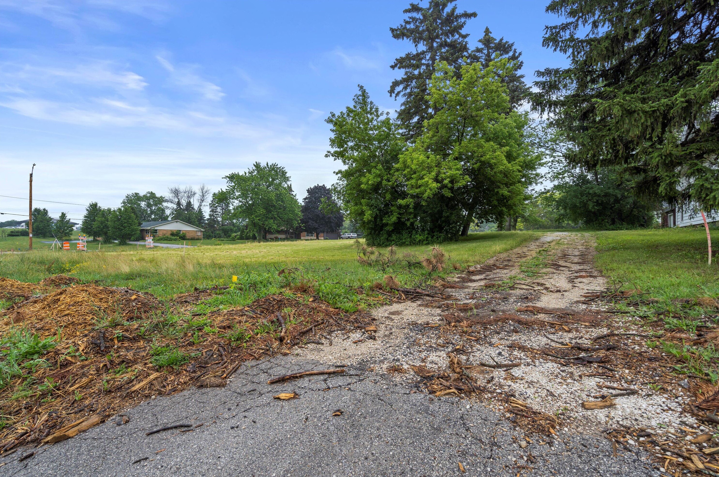 3840 Calhoun Rd, Brookfield WI  53005-2181 exterior