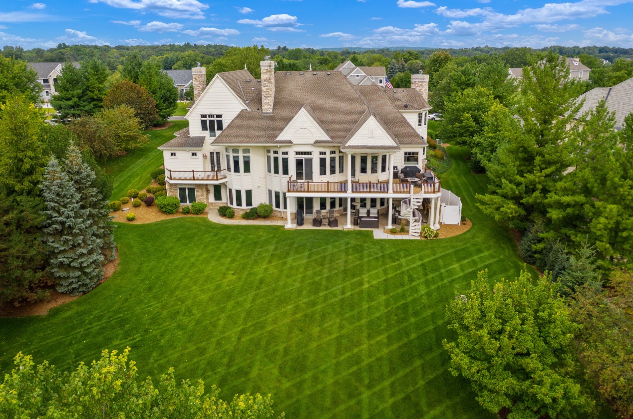 247 Legend Heights, Wales, WI 53183