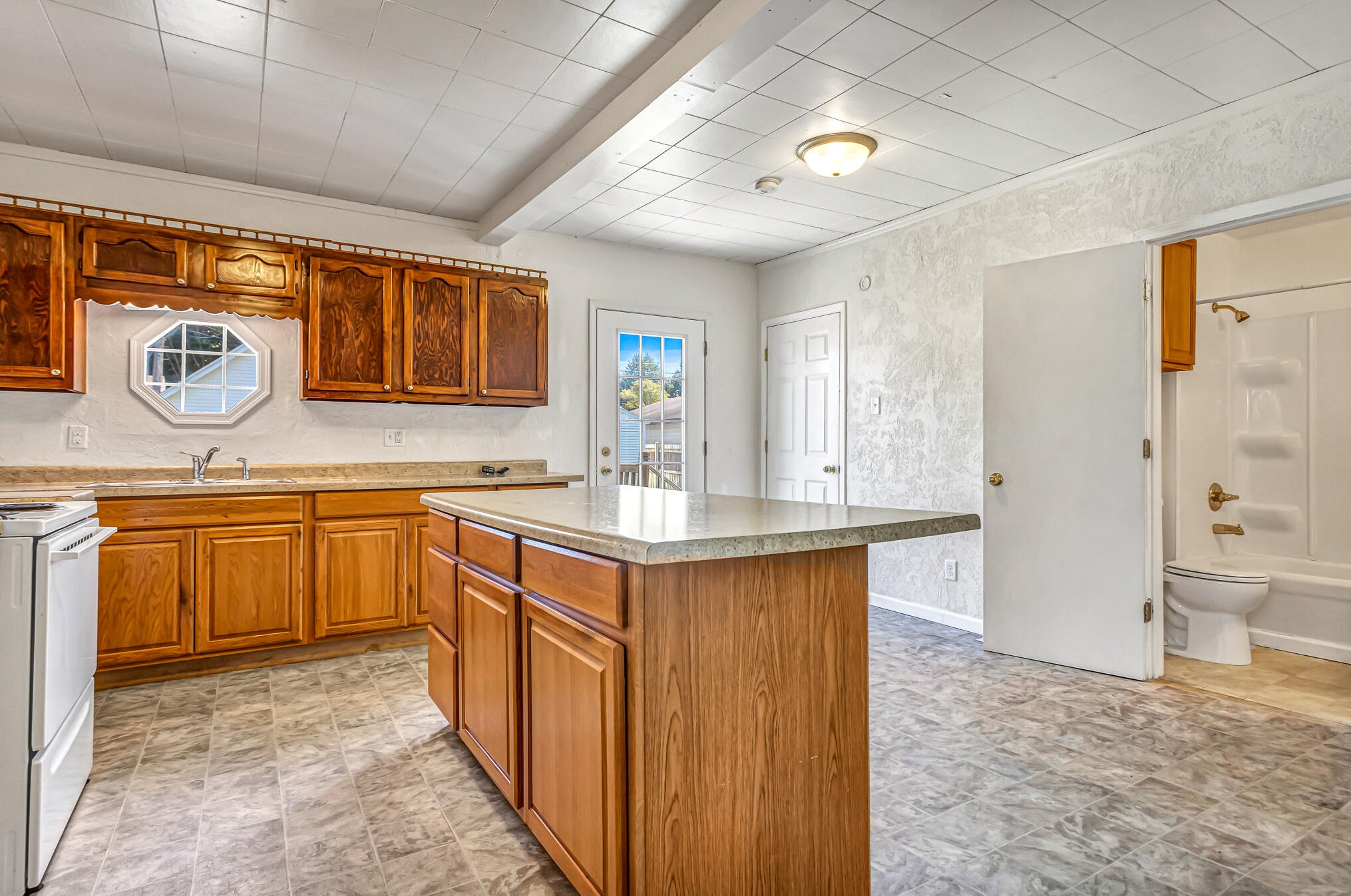 2129 14th St, Sheboygan WI 53081-5712 exterior