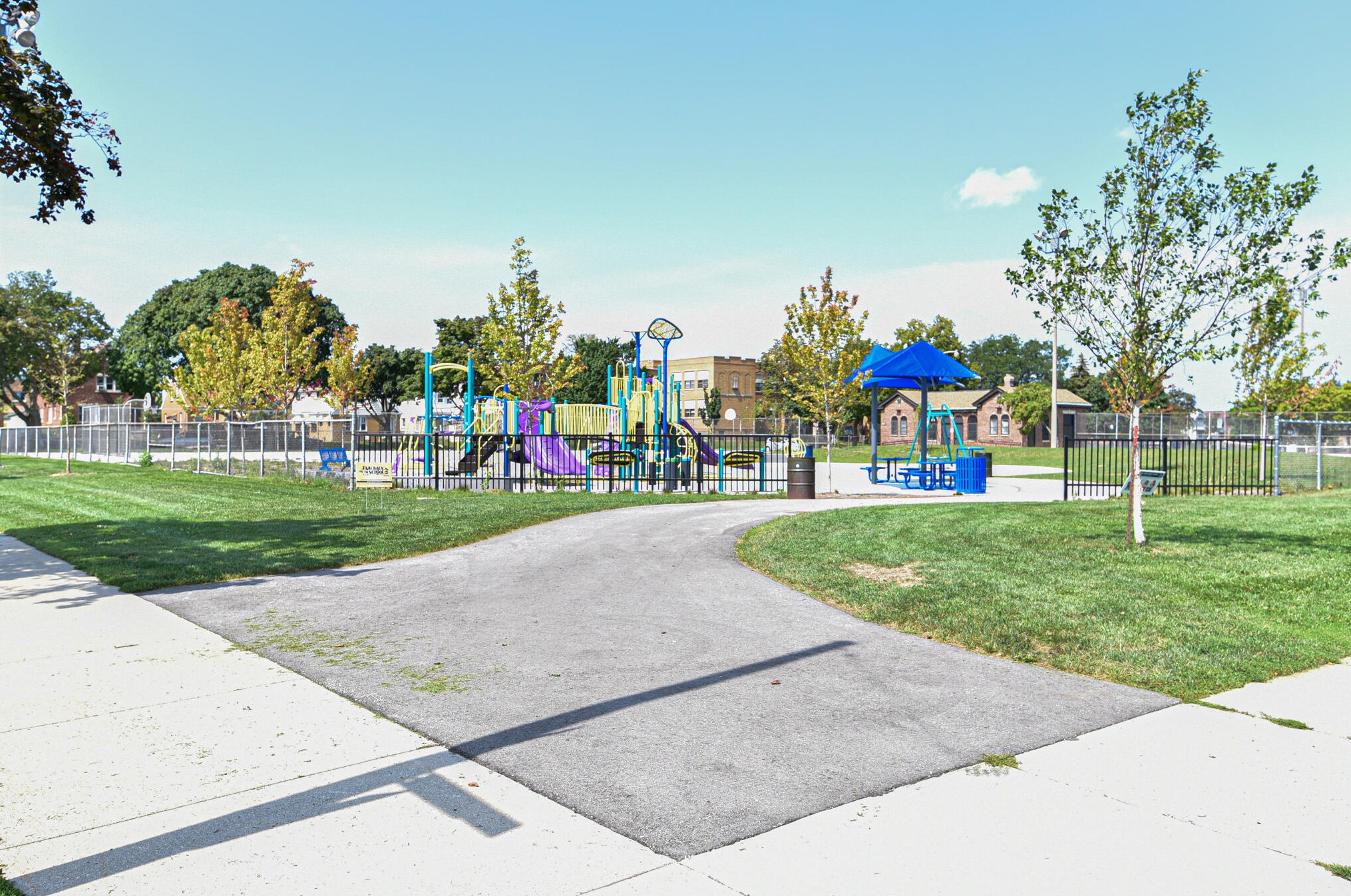 3412 9 Pl, Milwaukee WI 53215-3211 exterior