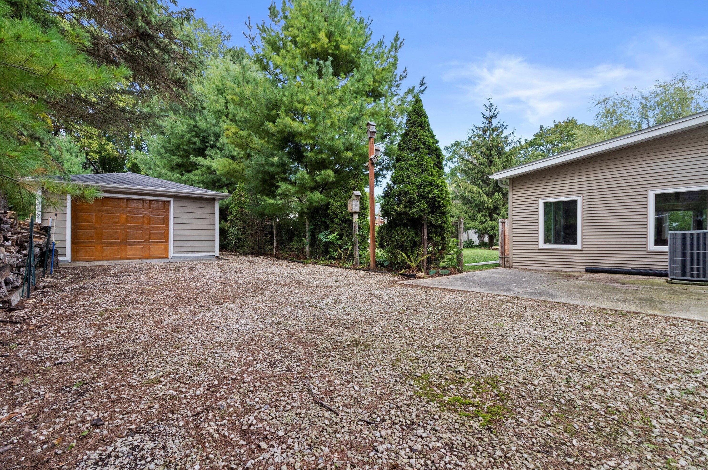 4326 Mona Park Rd, Racine WI  53405-1209 exterior
