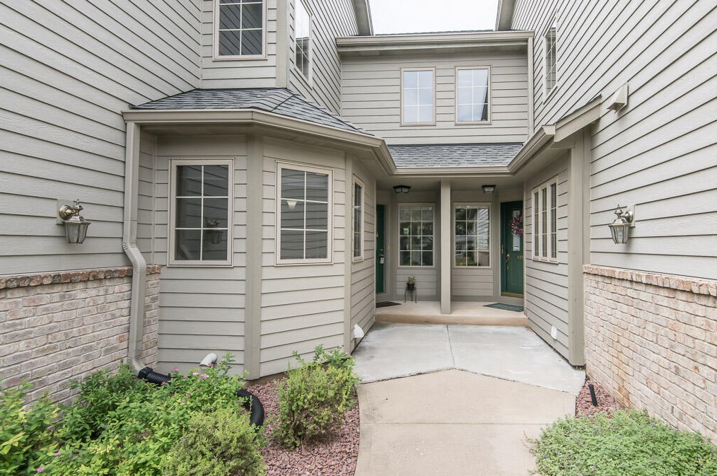 17785 Wisconsin Ave, Brookfield WI  53045-2852 exterior