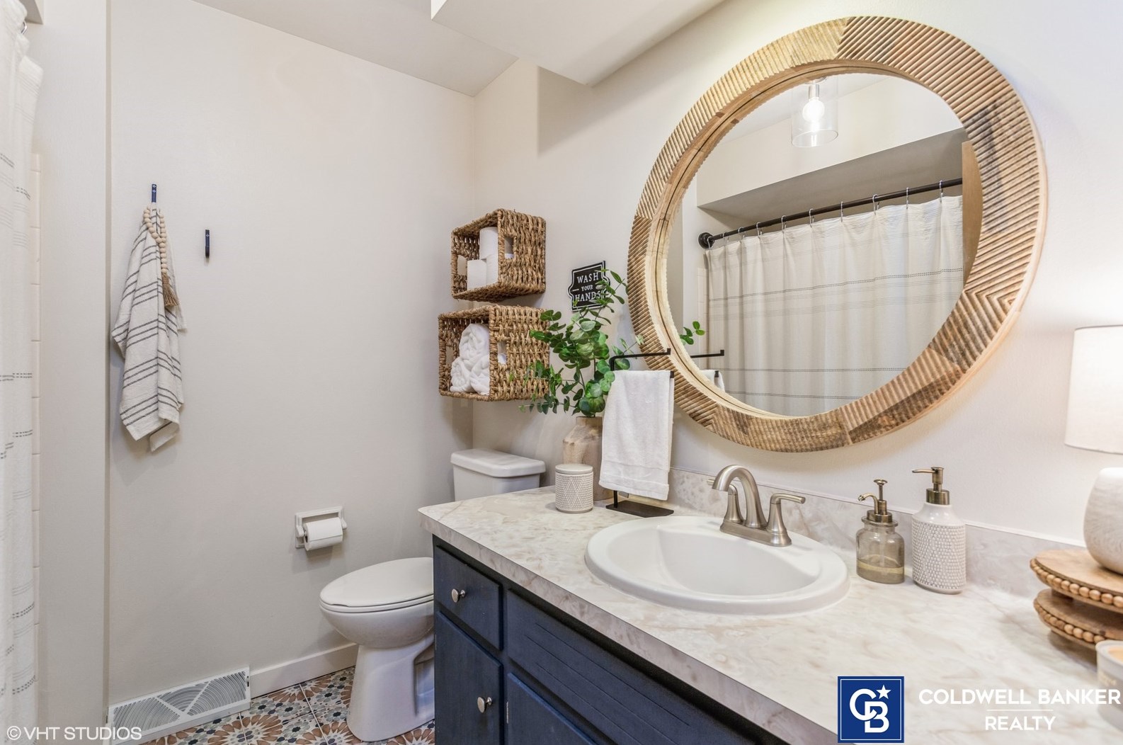 668 Main St, Hartford WI  53027-1232 exterior