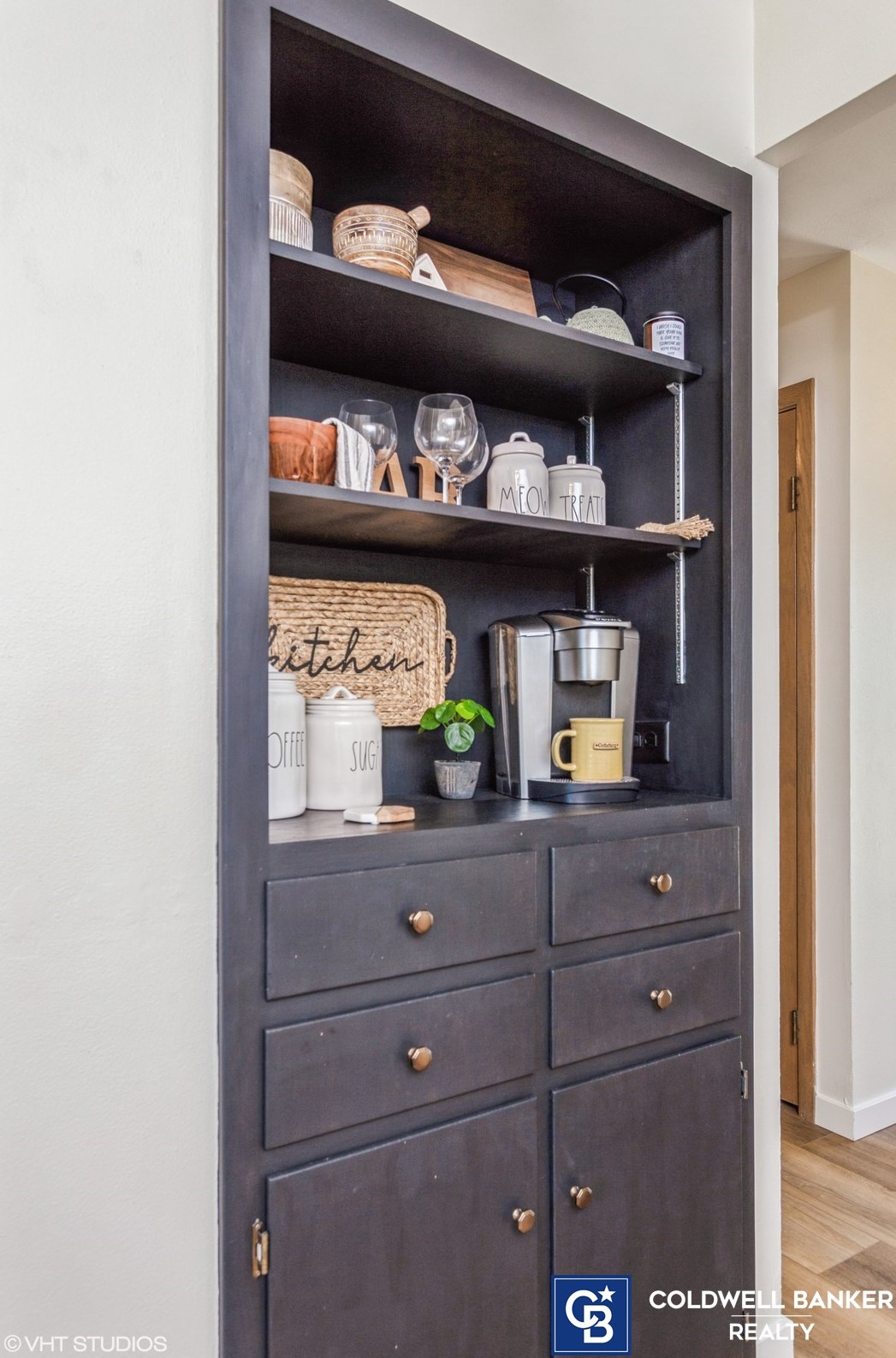 668 Main St, Hartford WI  53027-1232 exterior