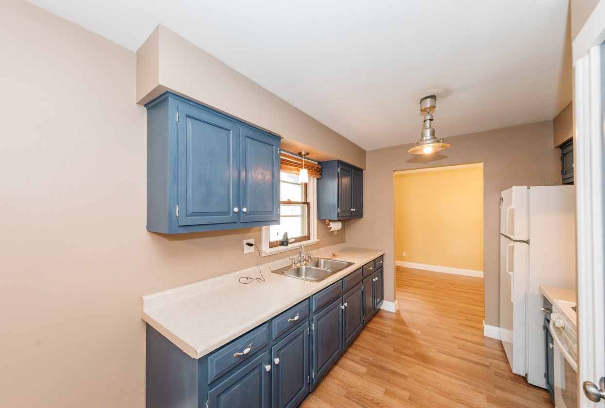 1824 Mackinac Ave, South Milwaukee WI  53172-2930 exterior