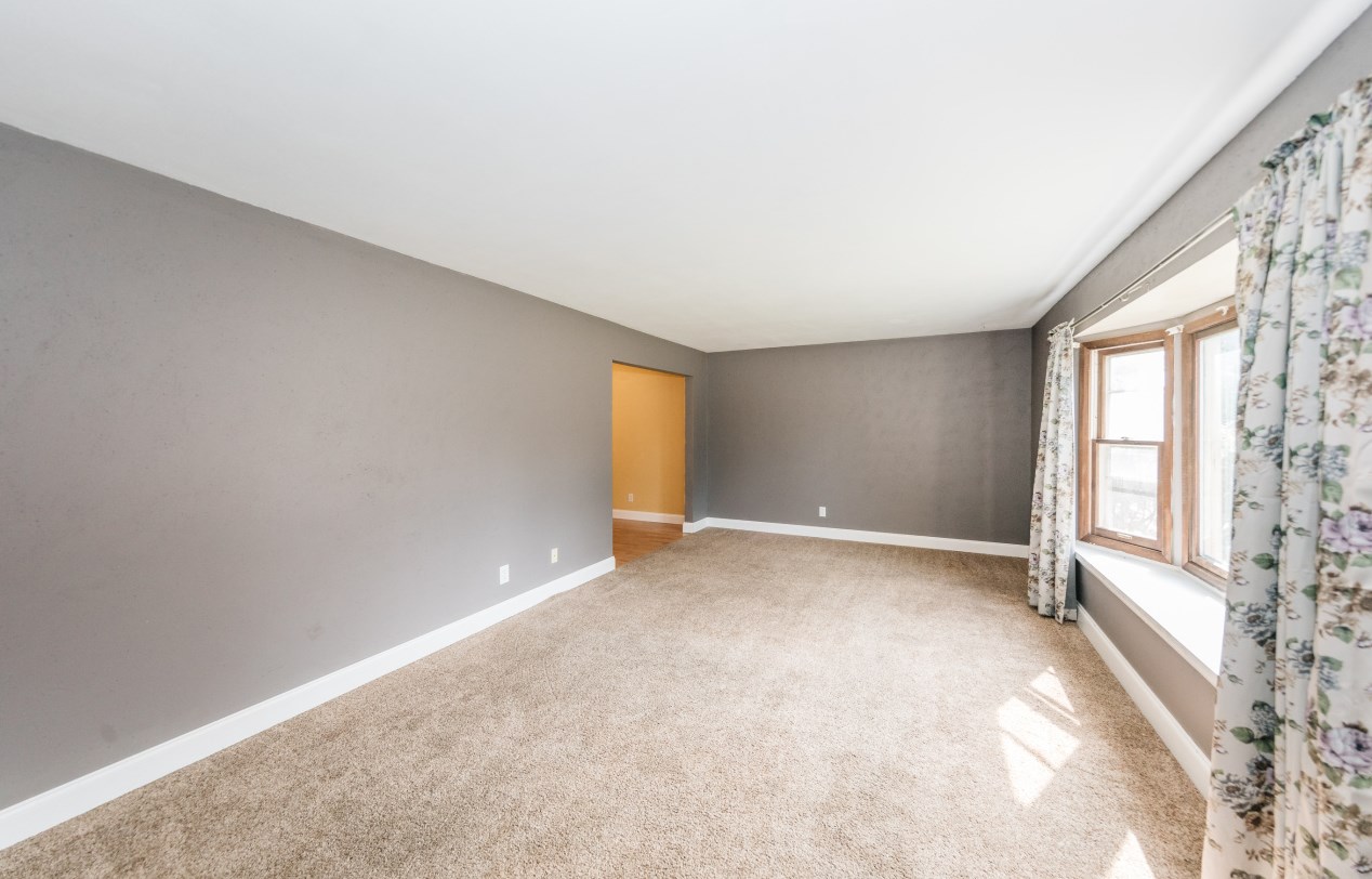 1824 Mackinac Ave, South Milwaukee WI  53172-2930 exterior