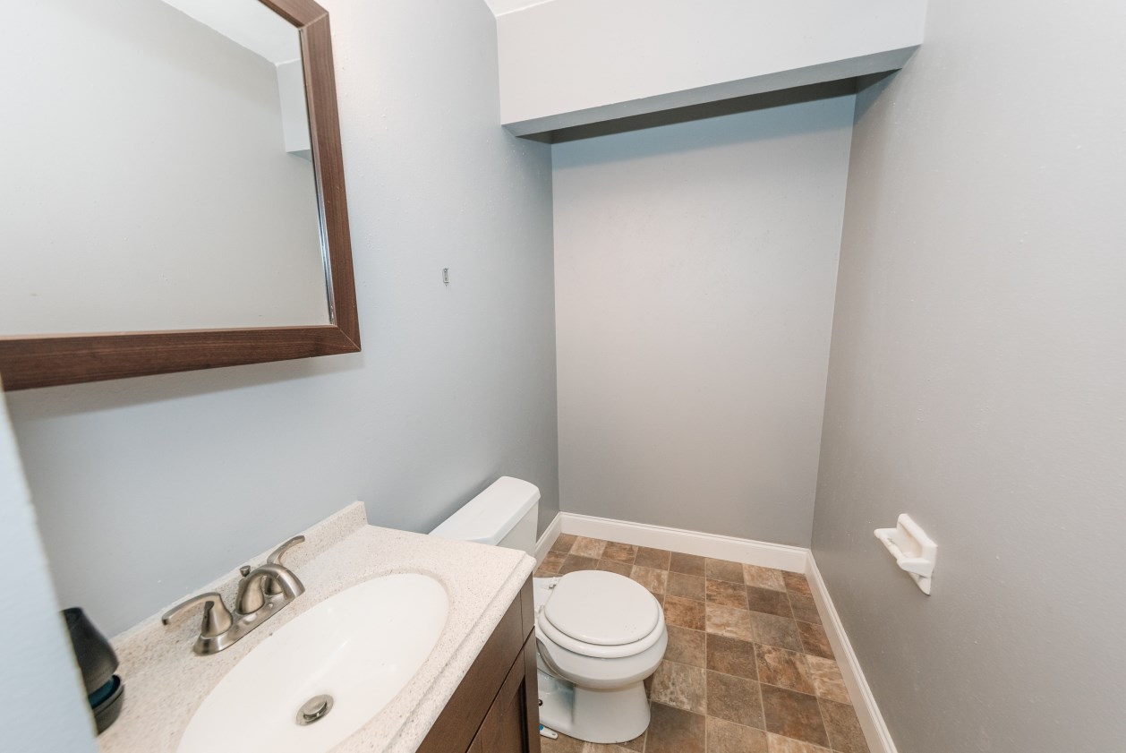 1824 Mackinac Ave, South Milwaukee WI  53172-2930 exterior