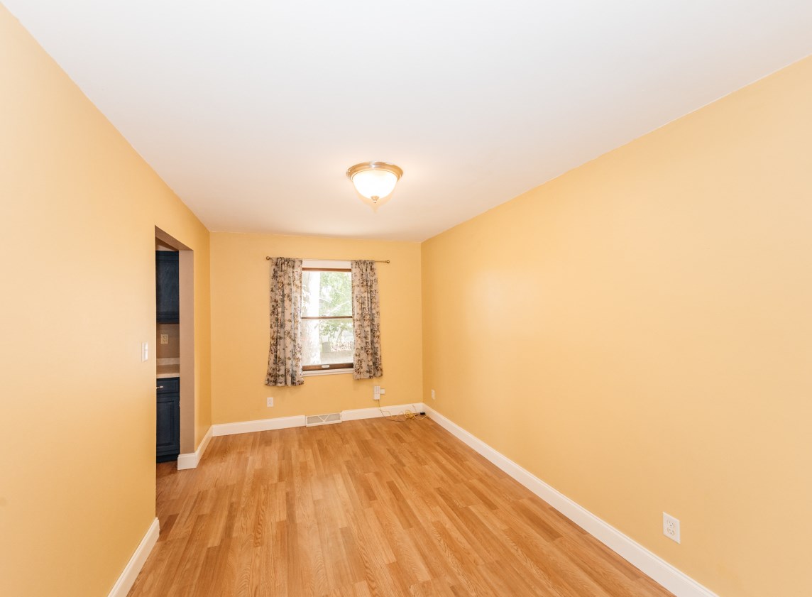 1824 Mackinac Ave, South Milwaukee WI  53172-2930 exterior