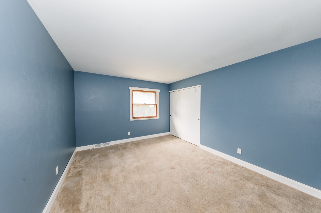 1824 Mackinac Ave, South Milwaukee WI  53172-2930 exterior