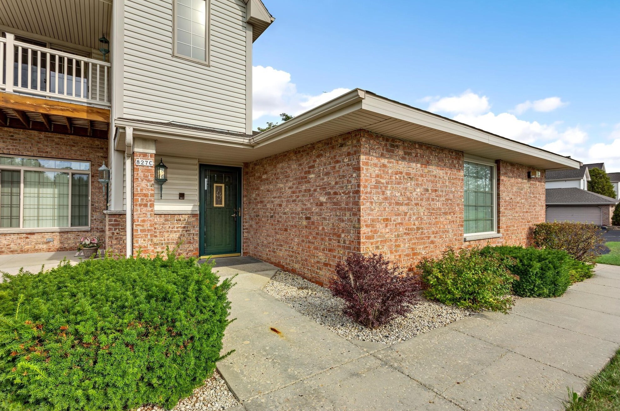 827 Cheyenne Ave, Grafton WI  53024-1646 exterior