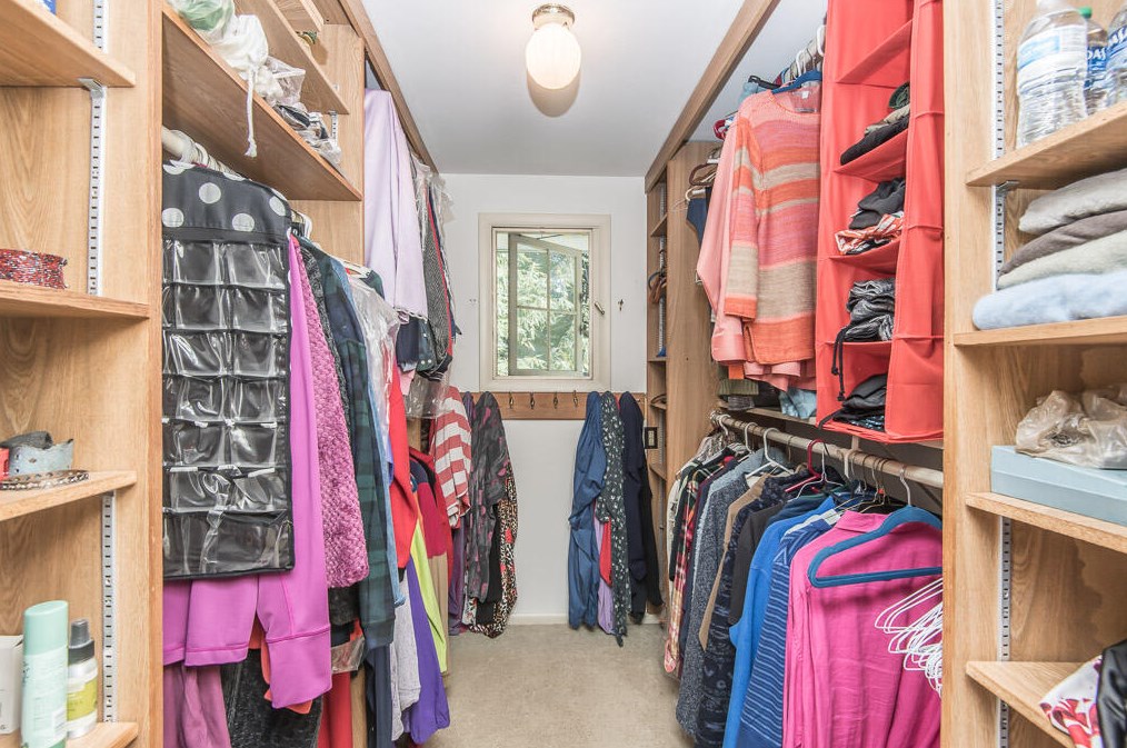 1880 Churchview Dr, Brookfield WI 53005-5133 exterior