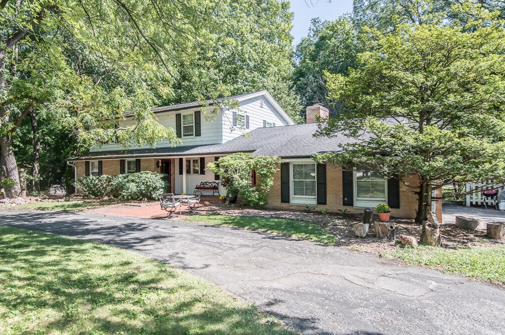 1880 Churchview Dr, Brookfield WI 53005-5133 exterior