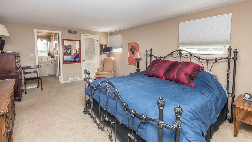 1880 Churchview Dr, Brookfield WI 53005-5133 exterior