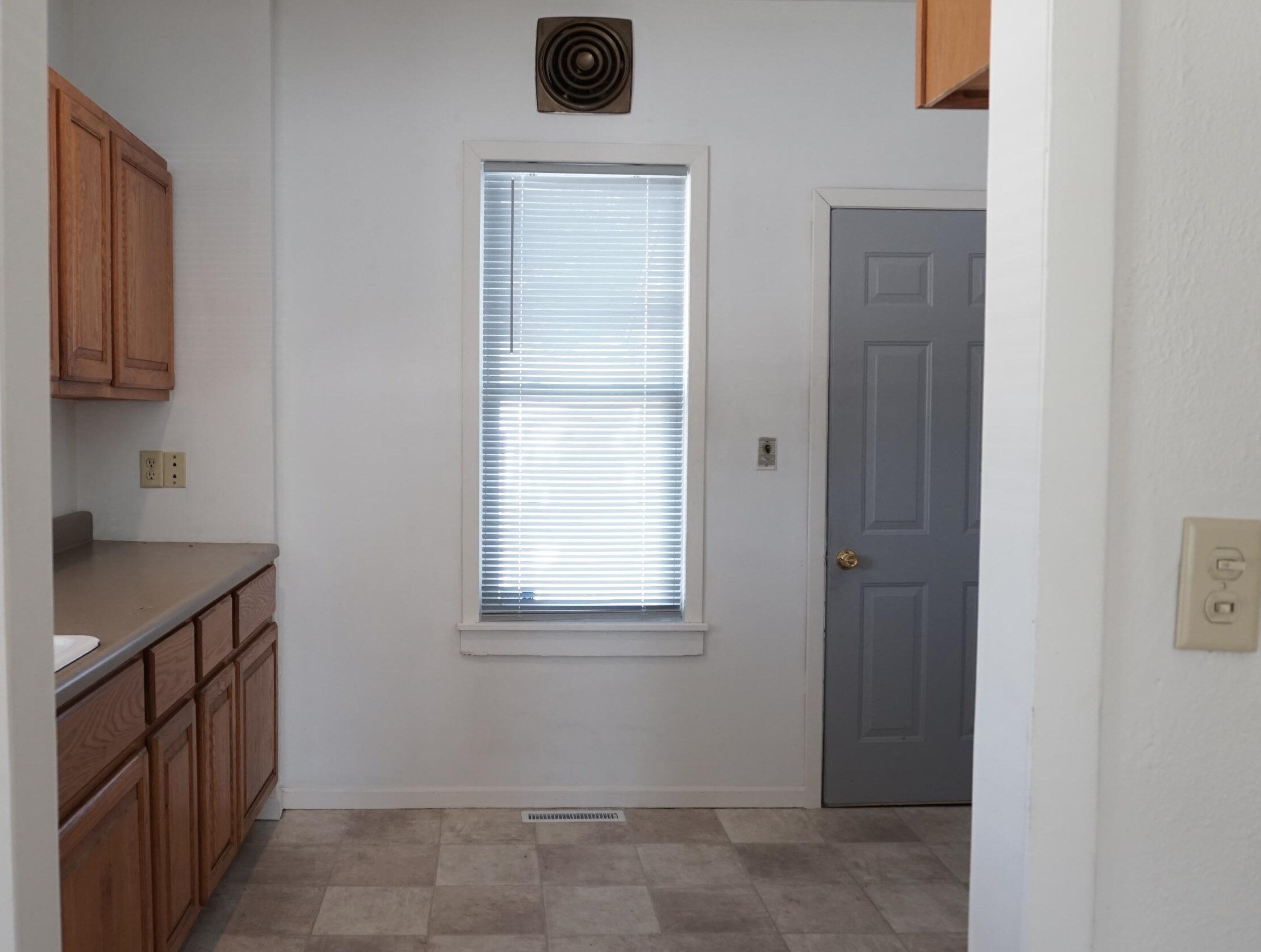 1654 State St, Racine WI  53404-2946 exterior