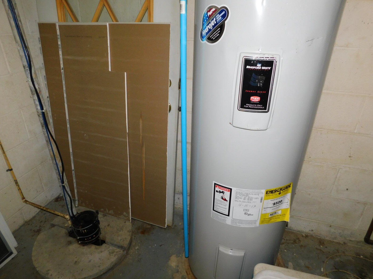 830 Janacek Rd, Brookfield WI 53045-6050 exterior