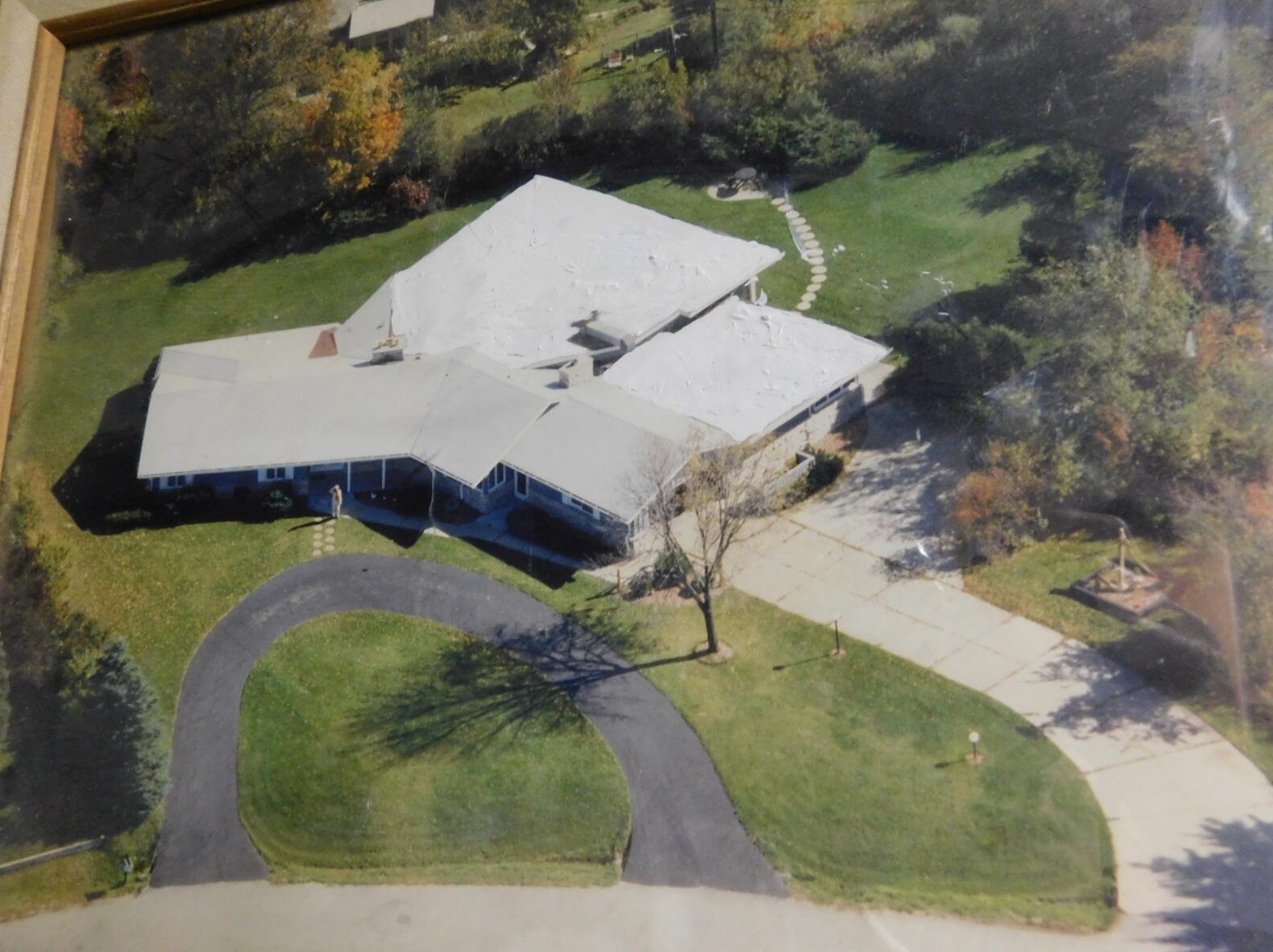 830 Janacek Rd, Brookfield WI 53045-6050 exterior