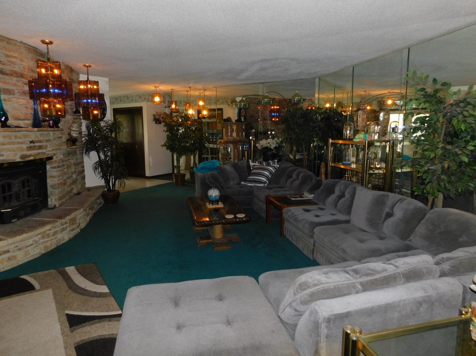 830 Janacek Rd, Brookfield WI 53045-6050 exterior