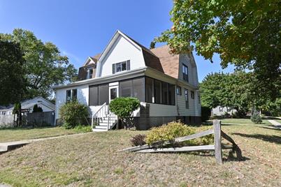 815 Michigan St - Photo 1