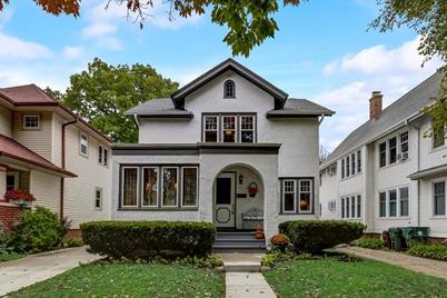 1911 E Jarvis St - Photo 1