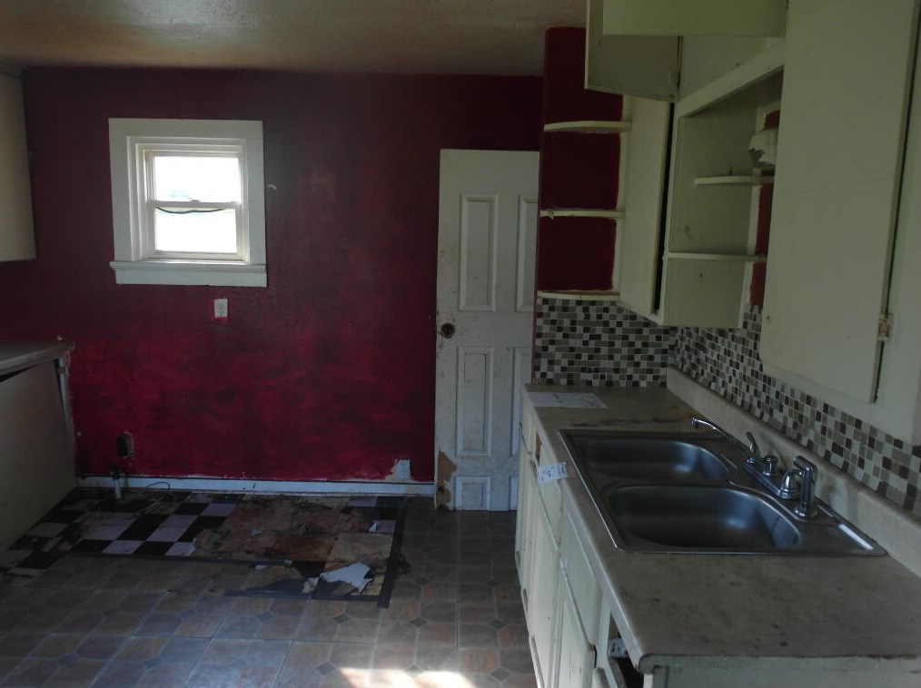 1617 Ctr St, Milwaukee WI 53206-2105 exterior