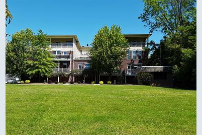 100 Edward St #7 - Photo 1