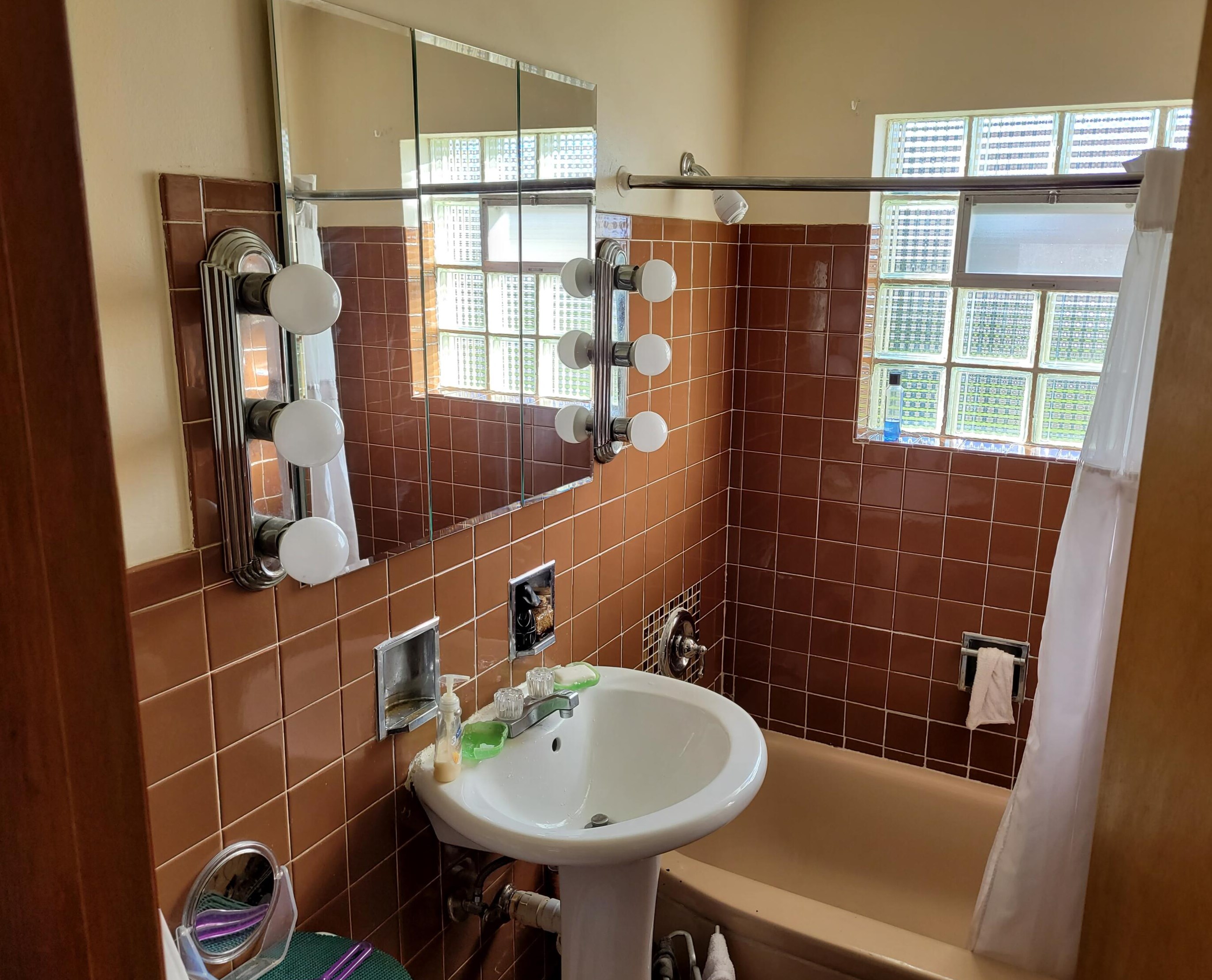 3845 61, Milwaukee WI 53216-2102 exterior