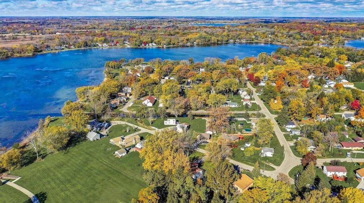 26941 103rd Pl, Salem Lakes, WI 53179 MLS 1770760 Coldwell Banker