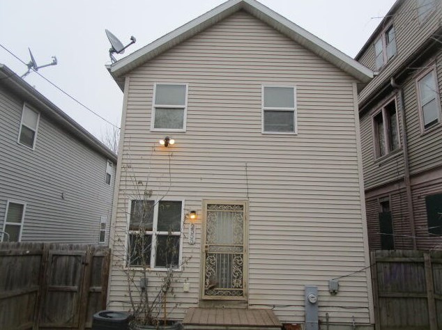 2555 33, Milwaukee WI 53215-2806 exterior