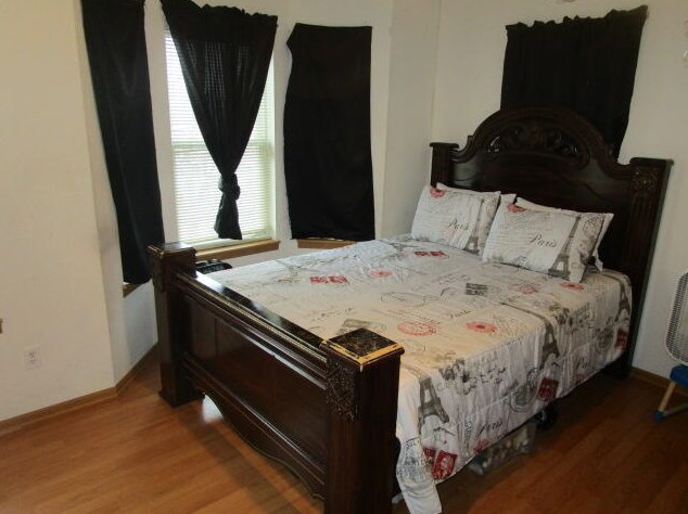 2555 33, Milwaukee WI 53215-2806 exterior