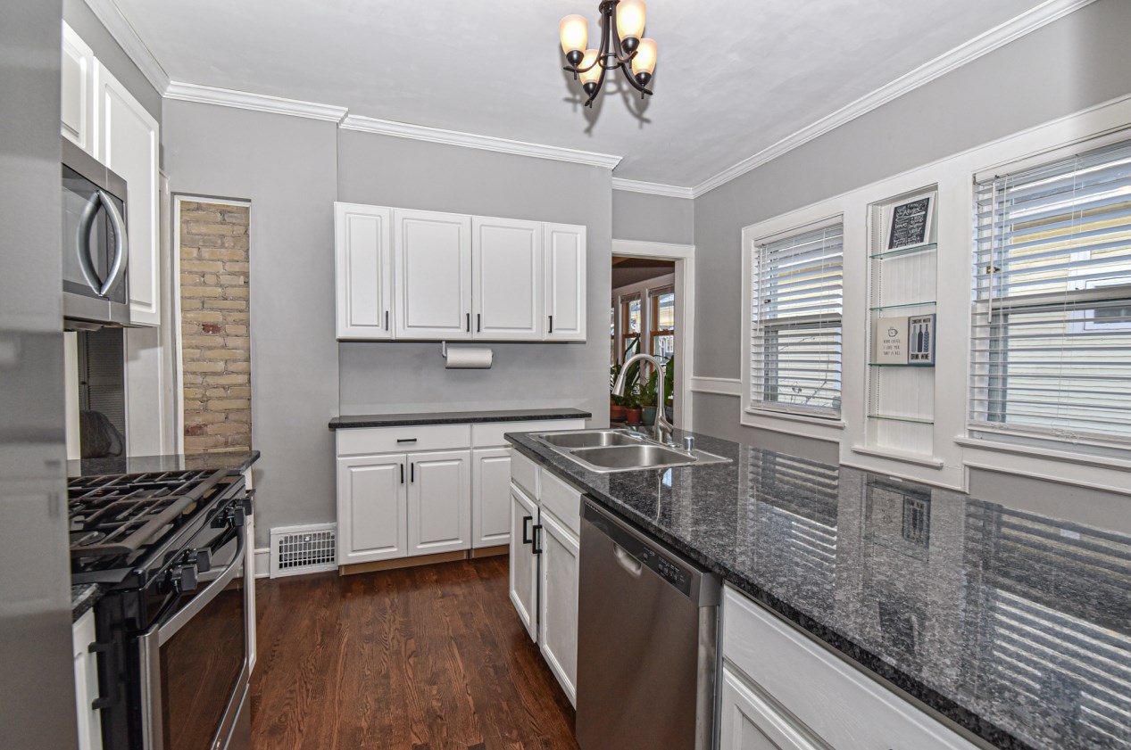 3417 Cramer St, Milwaukee WI 53211-2816 exterior