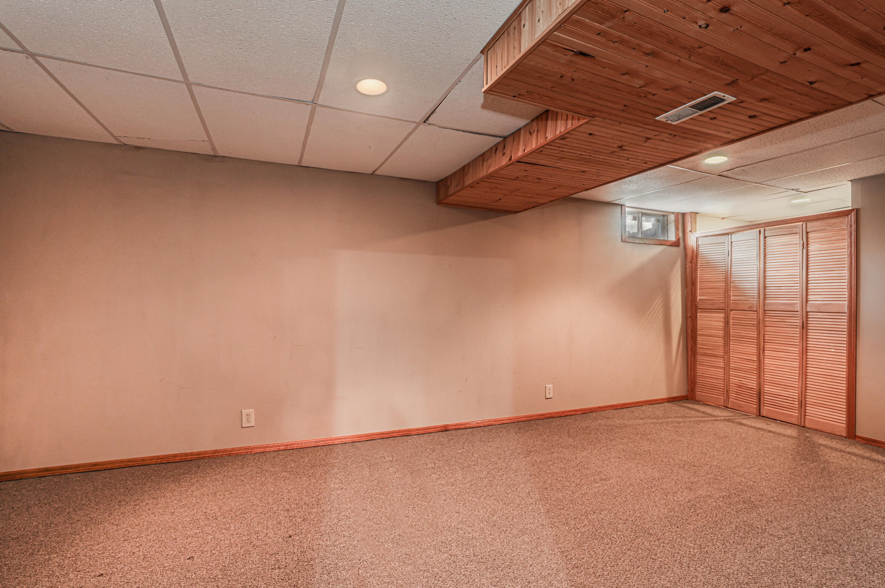 10402 Donald Dr, Oak Creek WI  53154-6749 exterior