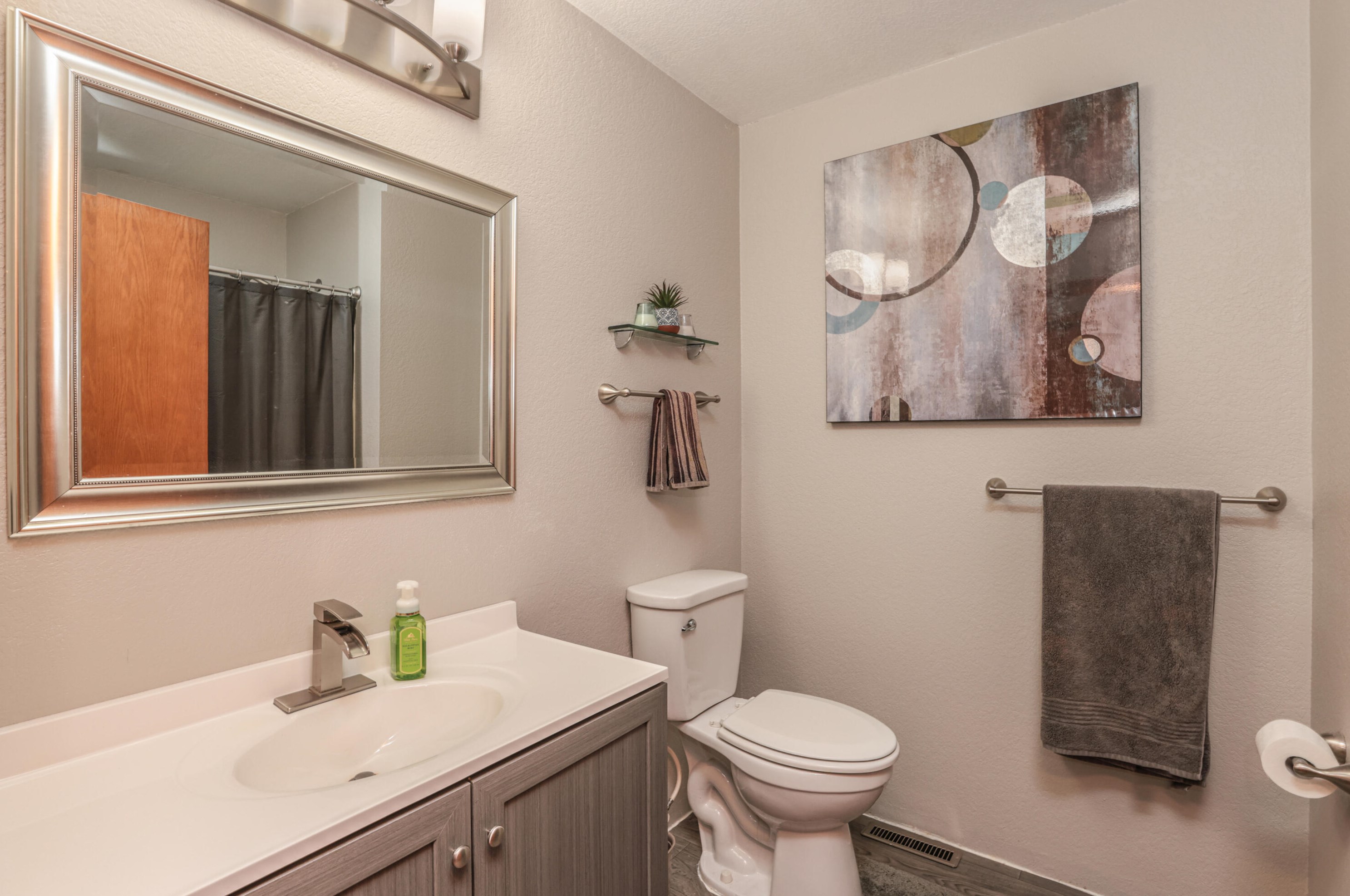 10402 Donald Dr, Oak Creek WI  53154-6749 exterior