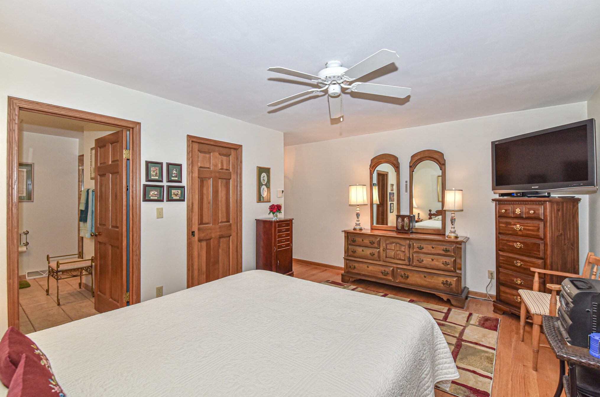 1225 Lansdowne Ct, Brookfield WI  53045-4465 exterior