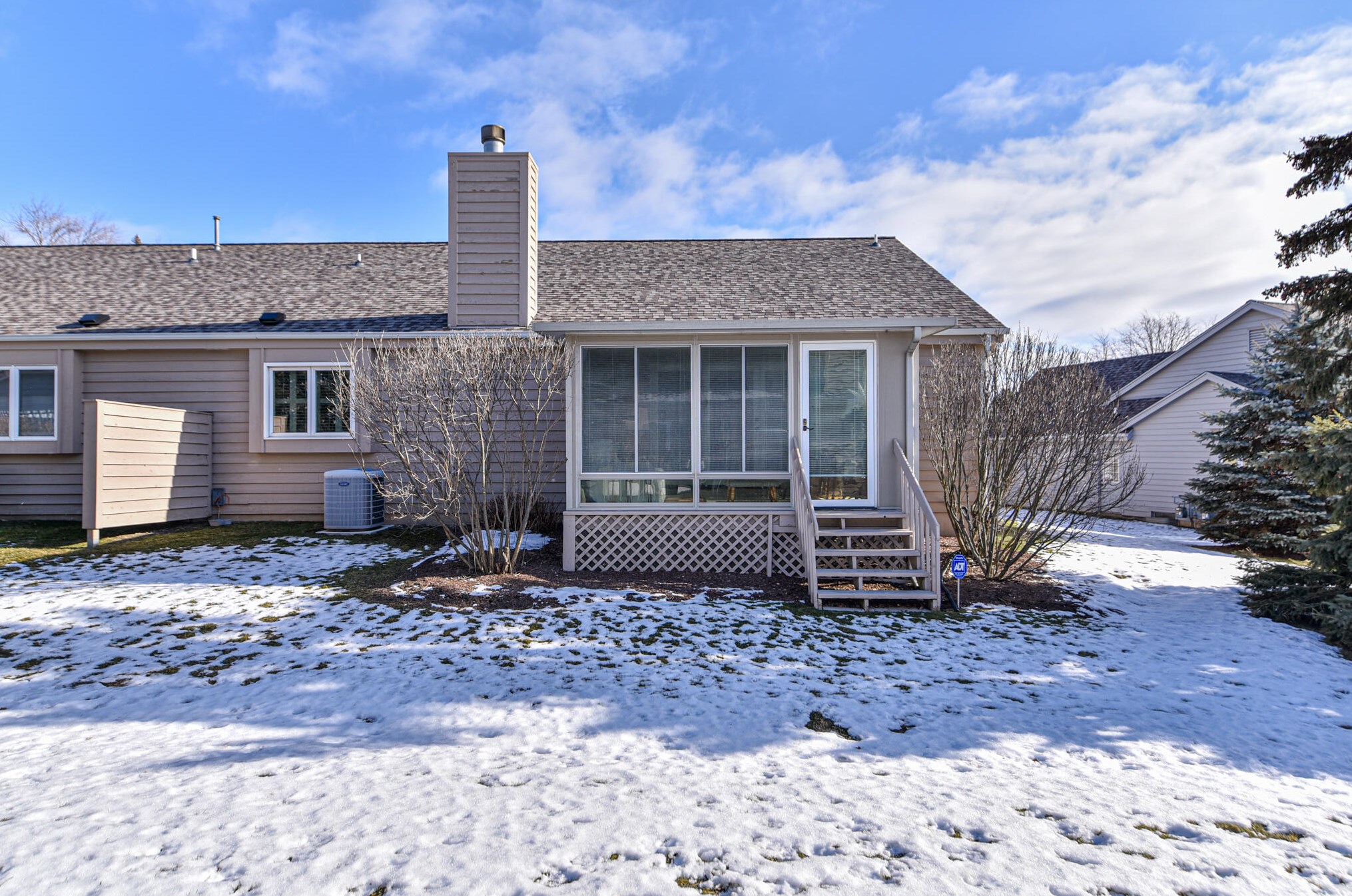 1225 Lansdowne Ct, Brookfield WI  53045-4465 exterior