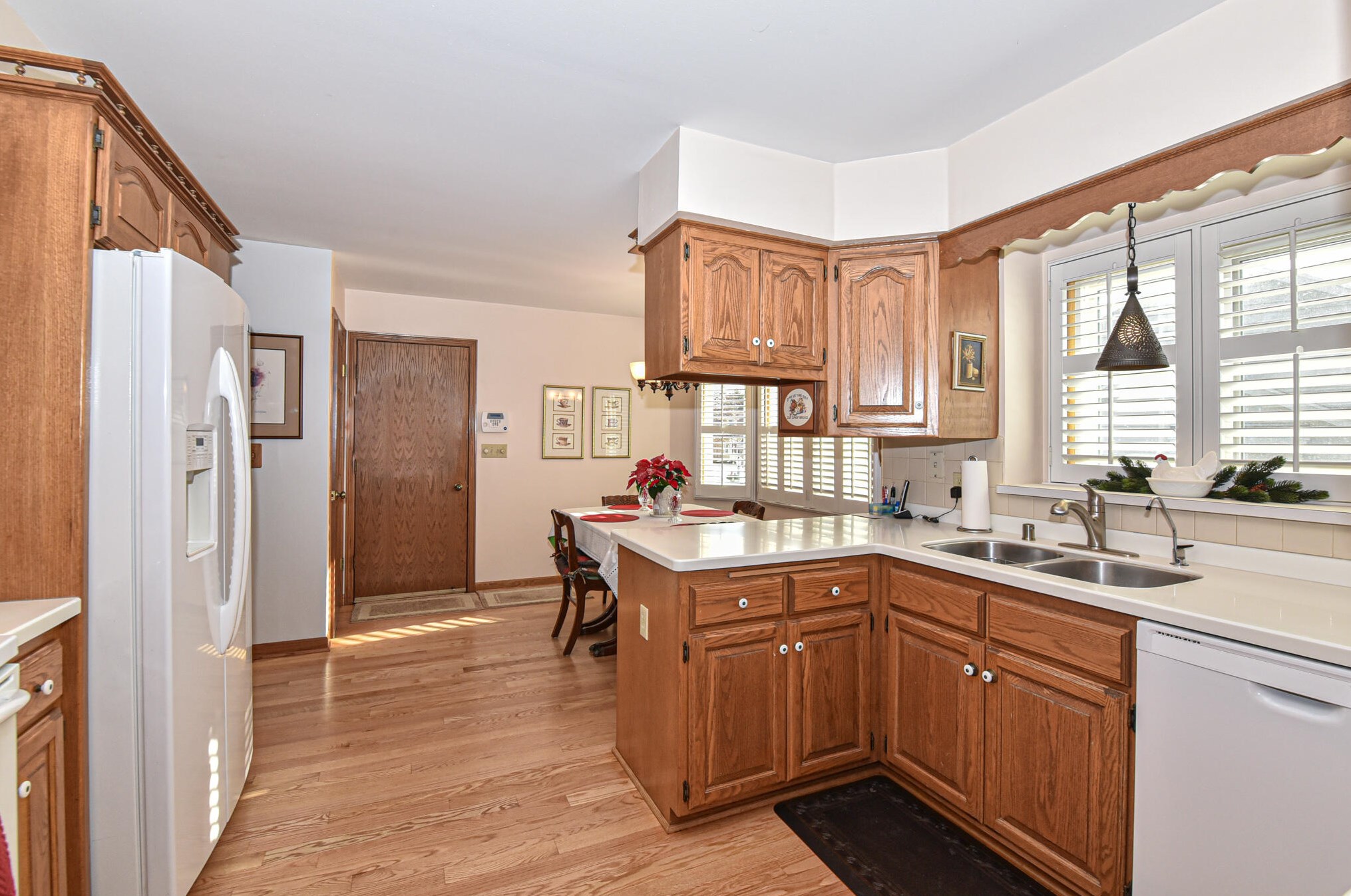 1225 Lansdowne Ct, Brookfield WI  53045-4465 exterior