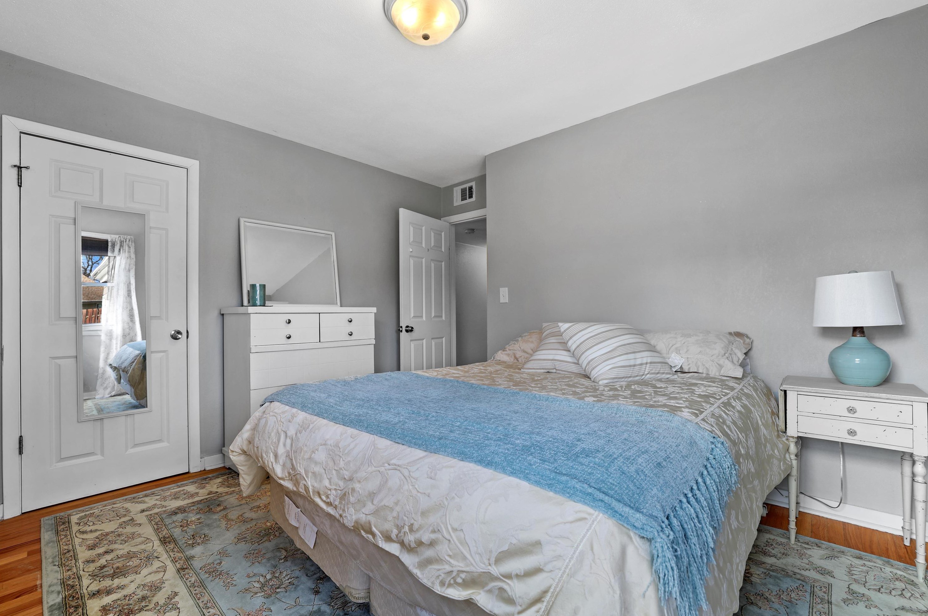 3127 Rochelle Ave, Milwaukee WI 53209-2505 exterior