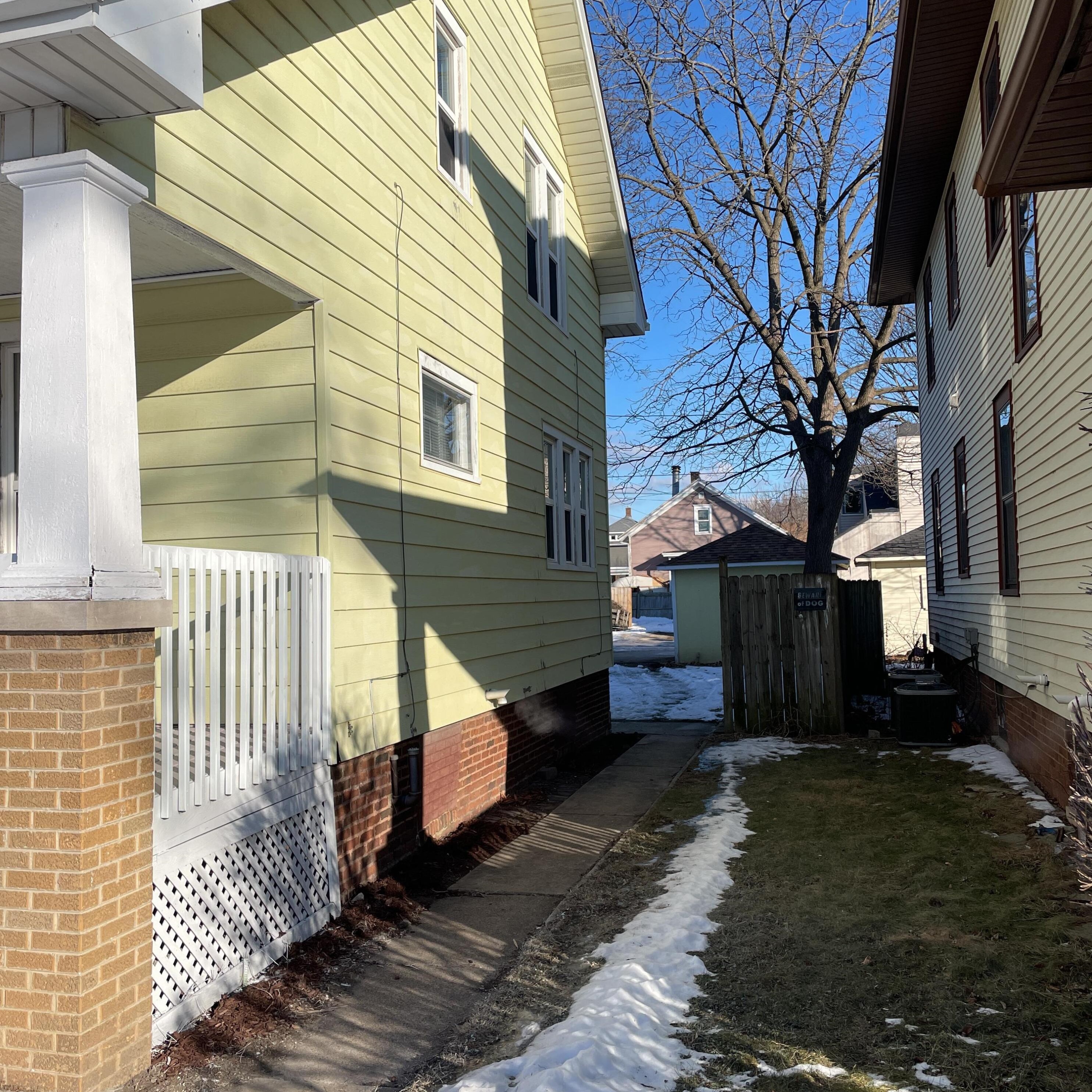 1541 Grange Ave, Racine WI  53405-5019 exterior